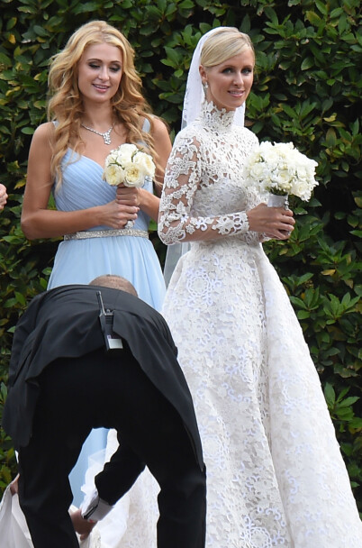 BRUDEPIKE: Paris Hilton var brudepike for sin søster Nicky Hilton da hun giftet seg med James Rothschild i 2015 i Kensington Palace. Foto: NTB Scanpix BRUDEPIKE: Paris Hilton var brudepike for sin søster Nicky Hilton da hun giftet seg med James Rothschild i 2015 i Kensington Palace. Foto: NTB Scanpix